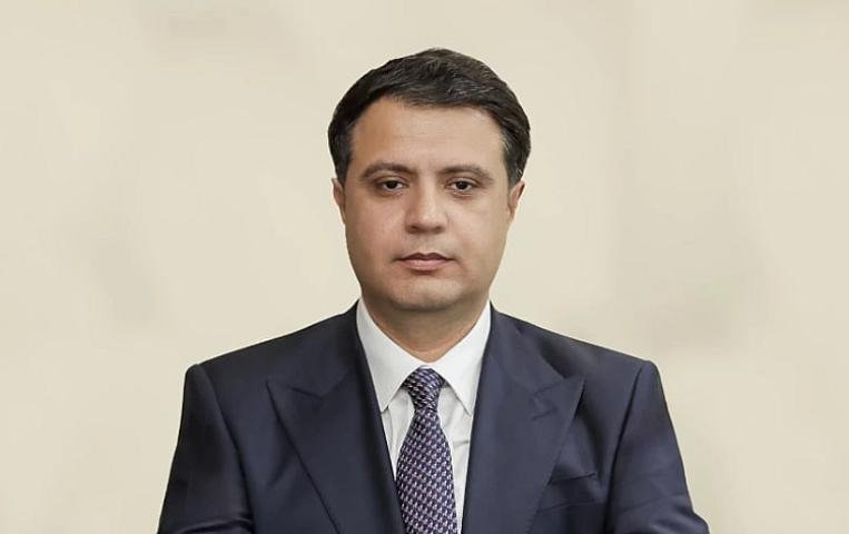 Prezidentin yüksək vəzifəyə təyin etdiyi Sadiq Əliyev kimdir? - DOSYE xəbəri üçün şəkil