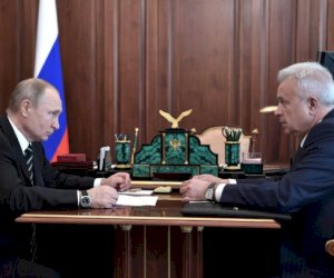    Vladimir Putin Vahid Ələkbərovu təltif etdi   