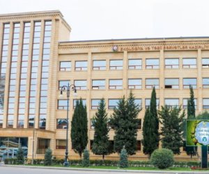    
Azərbaycanda bələdiyyə sədri 3000 manat cərimələndi    