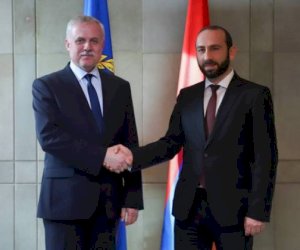    Mirzoyan Moskvada KTMT baş katibi ilə görüşdü   