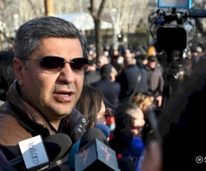    Ermənistan qarışır: Küçə döyüşləri olacaq   