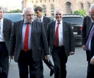    Lavrov deyir Minsk qrupu qurtardı, Mirzoyan deyir hələ yox   