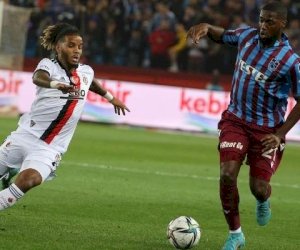    “Trabzonspor” “Beşiktaş”la heç-heçə etdi   
