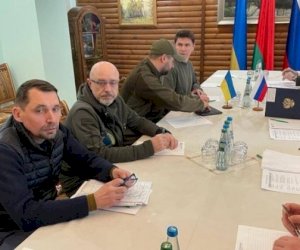    Ukrayna və Rusiya nümayəndə heyətləri arasında görüş başladı   
