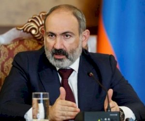    Paşinyan Əliyevlə görüşmək üçün Brüsselə getdi   