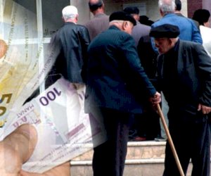    Penisyalar 50 manat yardımla birlikdə verildi   