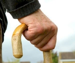    Məhkəmə arvadını döyən 82 yaşlı kişiylə bağlı qərar verdi:   Ev dustağı oldu