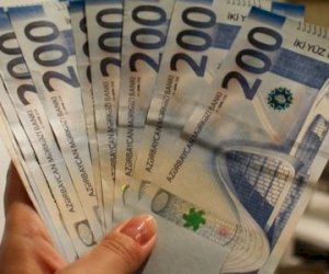    Azərbaycanda ən çox kim maaş alır?   