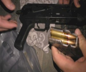    “Kalaşnikov” satmaq istəyən keçmiş məhkum tutuldu - FOTO   
