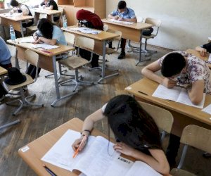    İki nəfər telefona görə imtahandan çıxarılıb - DİM   