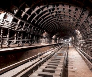    Metro tunelində qaçan qızlar “Tik-Tok“ çəkirmiş   