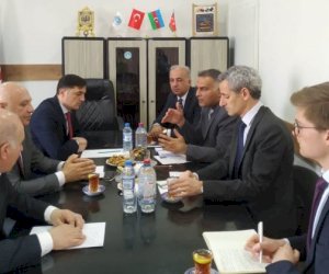    Fransa səfiri Bakıda partiya sədrləri ilə görüşdü   