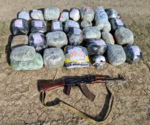    Sərhədçilər 4 milyonluq qaçaqmal saxlayıb

   
