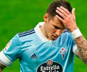    
Gənc qıza təcavüz edən məşhur futbolçu həbs olundu    