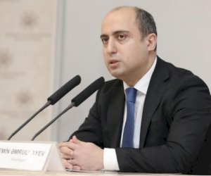    Emin Əmrullayev kurikulumla bağlı əmr verdi   
