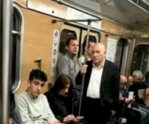    Sabiq Baş nazir metroda ayaqüstdə qaldı - Foto   