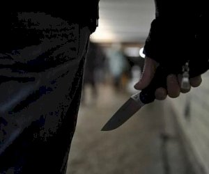    
Şamaxıda DƏHŞƏT: Əvvəl bıçaqladı, sonra isə...   