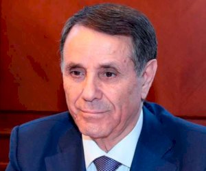    Novruz Məmmədovun kürəkəni tanınmış müğənni imiş – FOTO

   