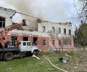    
Ruslar Ukraynanın daha bir şəhərinə raket atdılar   