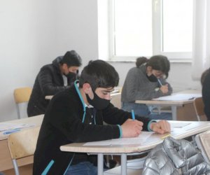   “Ağıllı” saat, unudulan sənədlər... - 21 mindən çox şagird imtahan verdi   