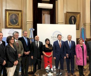    Nazir müavini Argentina Senatında görüş keçirdi   