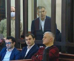    Saakaşvili özəl klinikaya aparıldı   