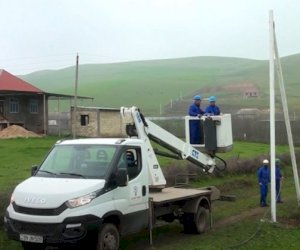    Cəlilabad və Biləsuvarın 10 kəndinin elektrik şəbəkəsi yenidən qurulur   