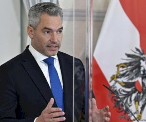    “Rublla ödəniş saxta rus təbliğatıdır“ - Kansler   