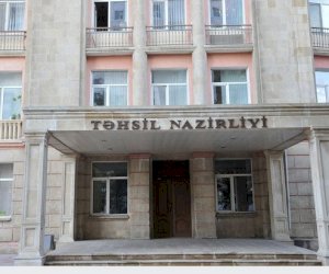    Kurikulum ləğv olunmayıb - Rəsmi   