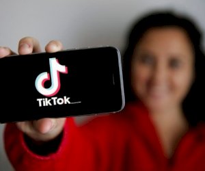    Azərbaycanda kişi arvadını “Tik-Tok”dan istifadə etdiyinə görə döydü   
