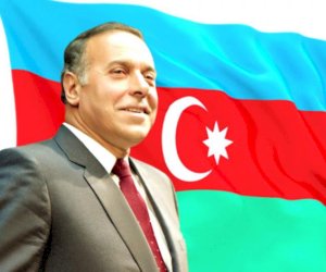    
Xalqa həsr olunmuş ömür   