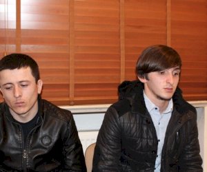    Keçmiş məhkum 10 min manatlıq qızıl-zinət oğurladı   