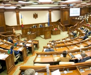    
Moldovada “Georgi lenti” taxan 17 deputat toxunulmazlıqdan məhrum ediləcək   