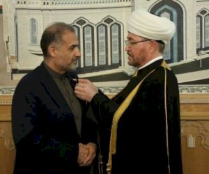    Rusiya Müftilər Şurası İran səfirini mükafatlandırdı   