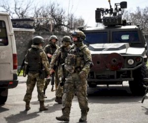    Rusiya hərbçiləri Ukraynanın Oleşki şəhərini ələ keçirdilər   