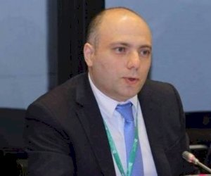    Nazir onu rəis təyin etdi   