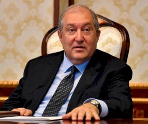    Sarkisyan oğlu və qızına Parisdə bahalı mülk alıb   