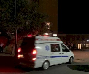   Şabranda avtomobil körpüdən aşdı: Ər-arvad yaralandı   
