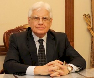    Rusiyanın Bakıdakı səfiri müharibəyə haqq qazandırdı   