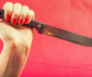    8-ci sinifdə oxuyan qız sinif yoldaşını niyə bıçaqlayıb?   - Təfərrüatlar