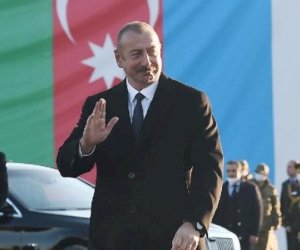    Əliyevin hədəfi: Birbaşa dialoq, Xankəndidə bayraq…   