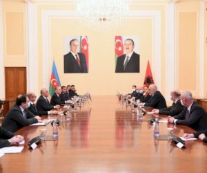    Əli Əsədov Albaniyanın Baş naziri Edi Rama ilə görüşdü   