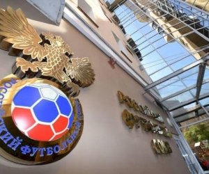    Ukrayna səfiri Rusiyanın FİFA-dan kənarlaşdırılmasını istədi   