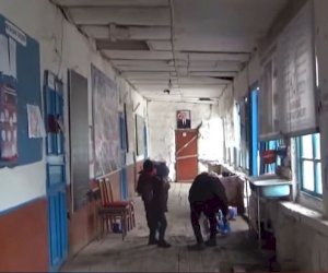    Qəzalı vəziyyətdə olan məktəb binası çökdü -Video   