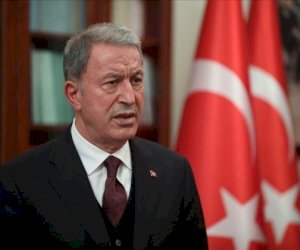    Hulusi Akar ukraynalı həmkarı ilə telefonda danışdı   