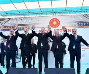    Baxçalı İlham Əliyevə tapança hədiyyə etdi   