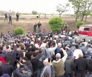    İrəvanda etirazçıların saxlanılmasına başlandı   
