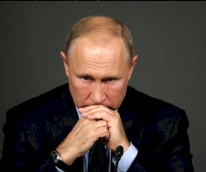   Putinin gəmisi batır: İlk “siçovul“ kim olacaq?   