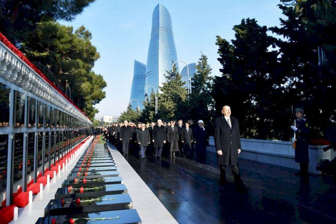    İlham Əliyev Şəhidlər Xiyabanını ziyarət etdi   