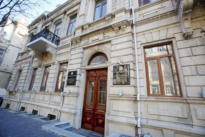     “Elşad Mirini kitab yox, gündəmdə qalmaq maraqlandırır”-Dini Komitə   